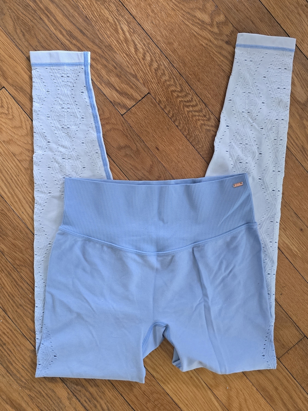 PINK Victoria's Secret Light Blue Ombre With Cutouts Active Leggings